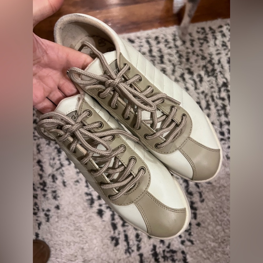 BRUNSWICK WOMANS LEATHER BOWLING SHOES ECHO SIZE 8 BEIGE